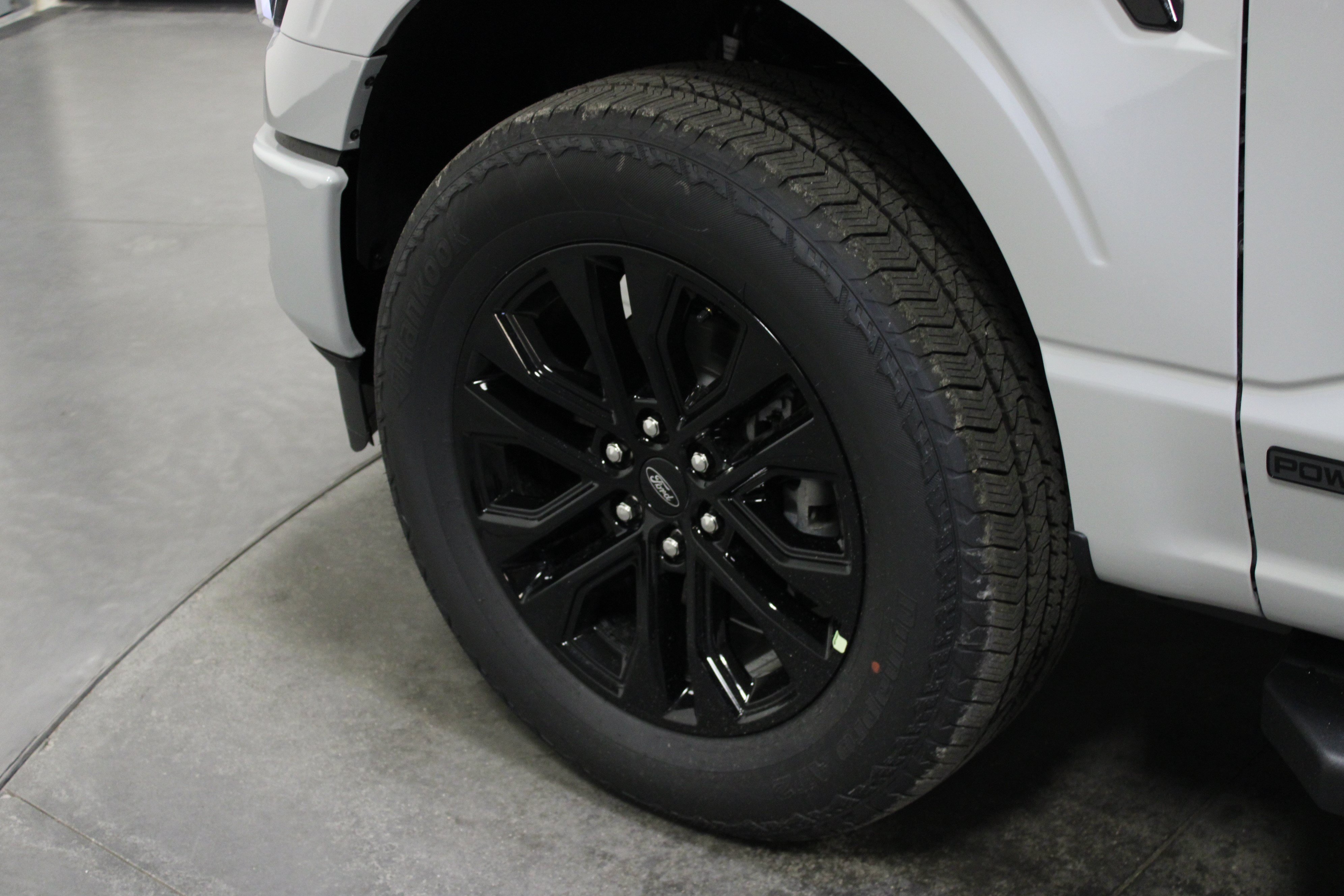 New 2026 Avalanche Ford LARIAT image 10