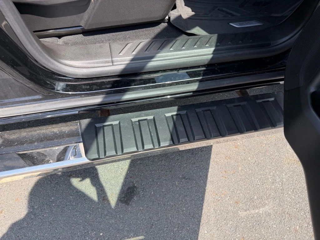 Used 2023 Black GMC AT4 image 30