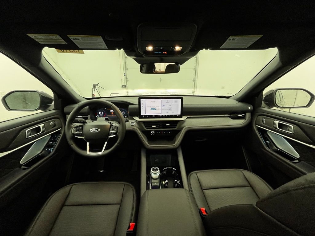 New 2026 Black Ford Platinum image 4
