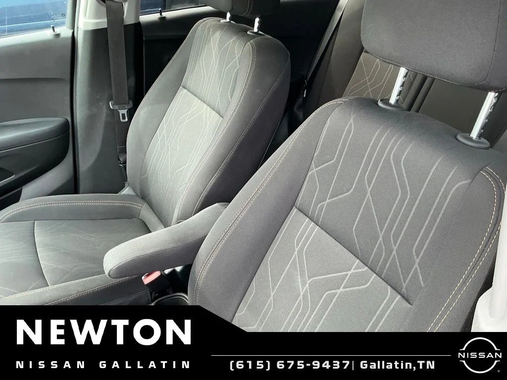 Used 2018 Summit White Chevrolet LT image 8