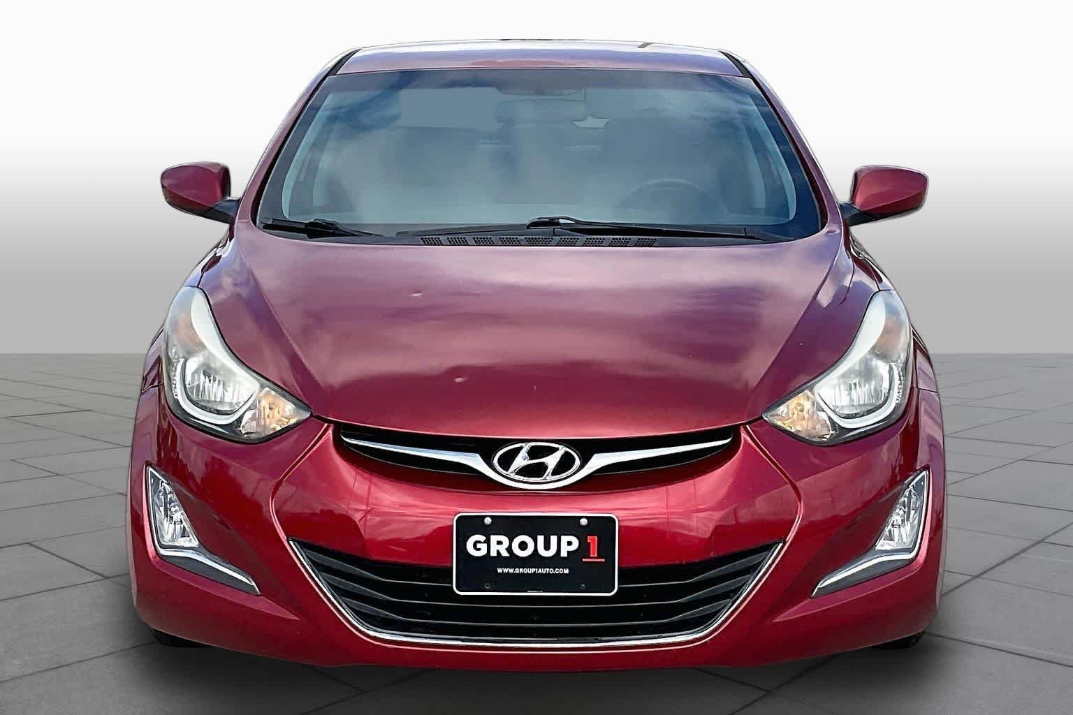 Pre-Owned 2016 Hyundai Elantra SE