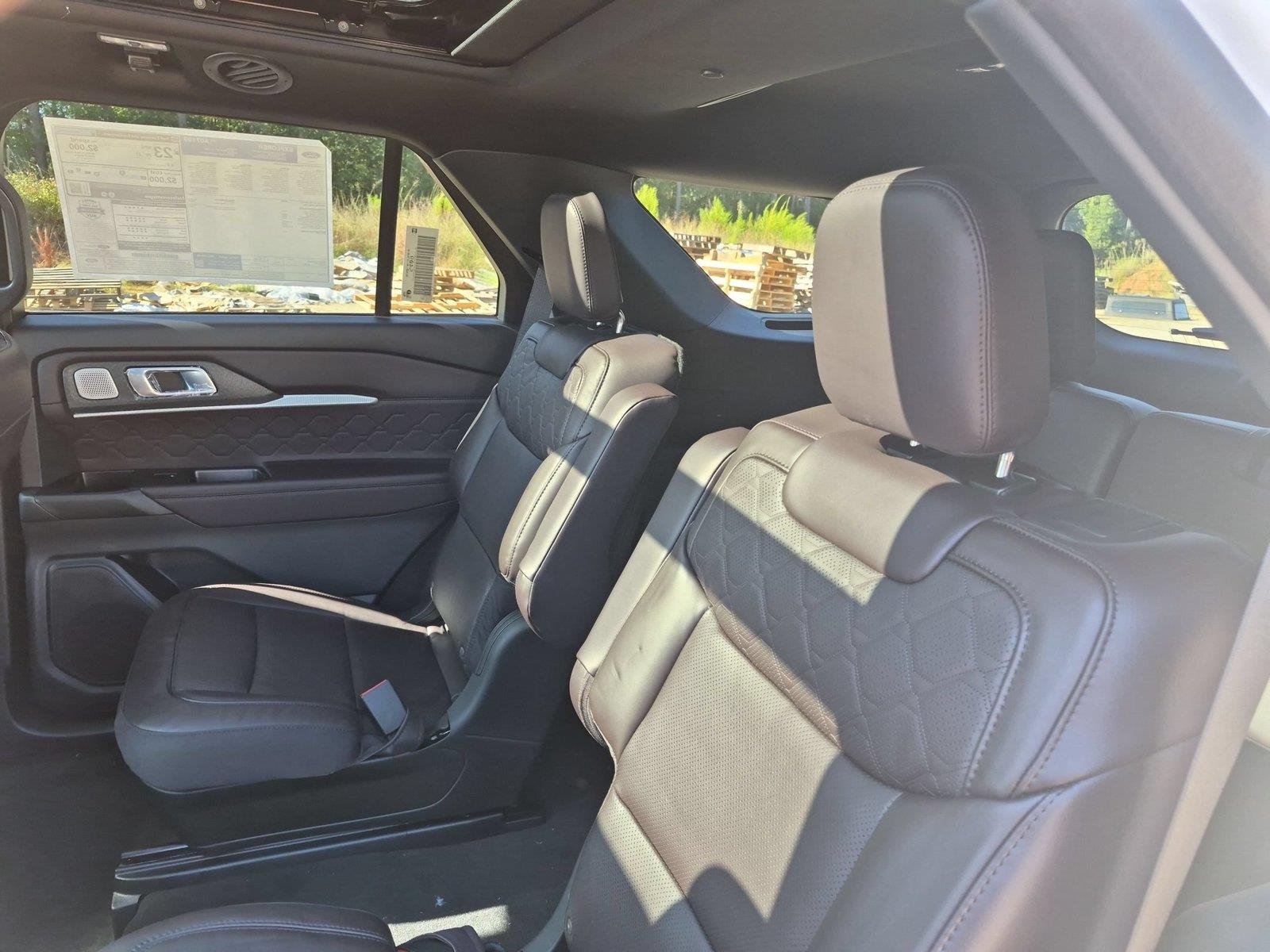 New 2027 Star White Metallic Tri-Coat Ford Platinum™ image 30