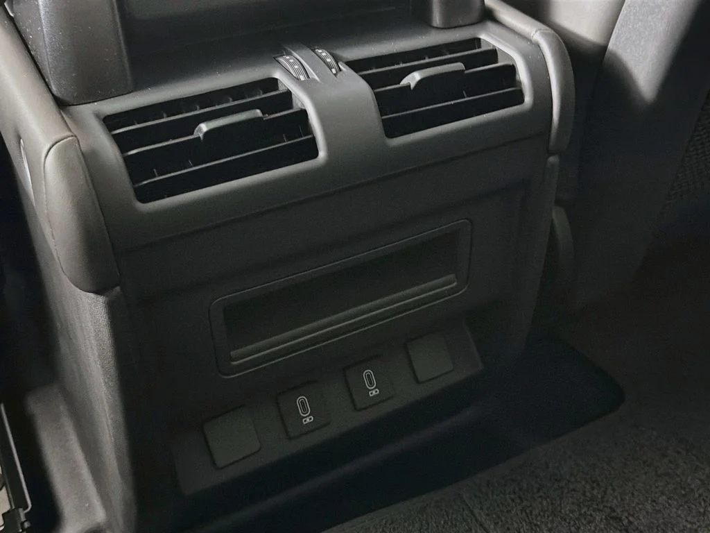 New 2026 Sedona Red Land Rover X-Dynamic SE image 27