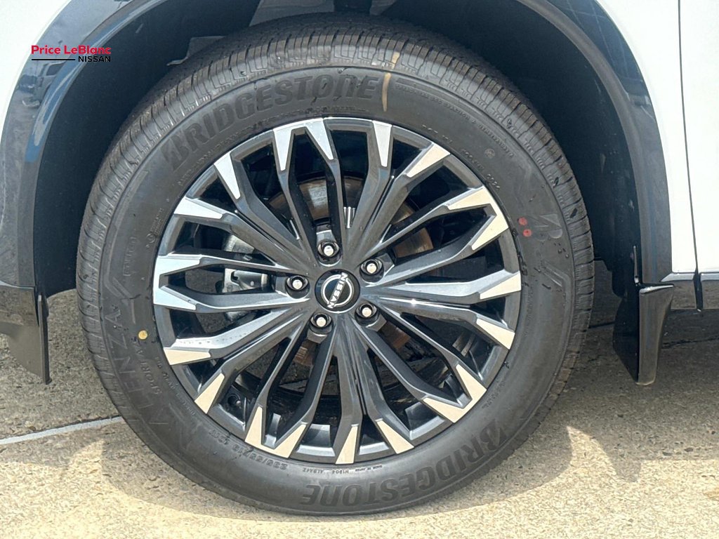 New 2026 Everest White Pearl Tricoat/Super Black Nissan Platinum image 4