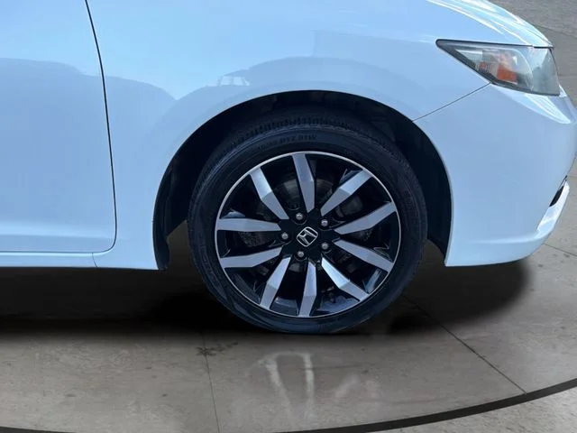 Used 2014 White Honda EX-L image 31