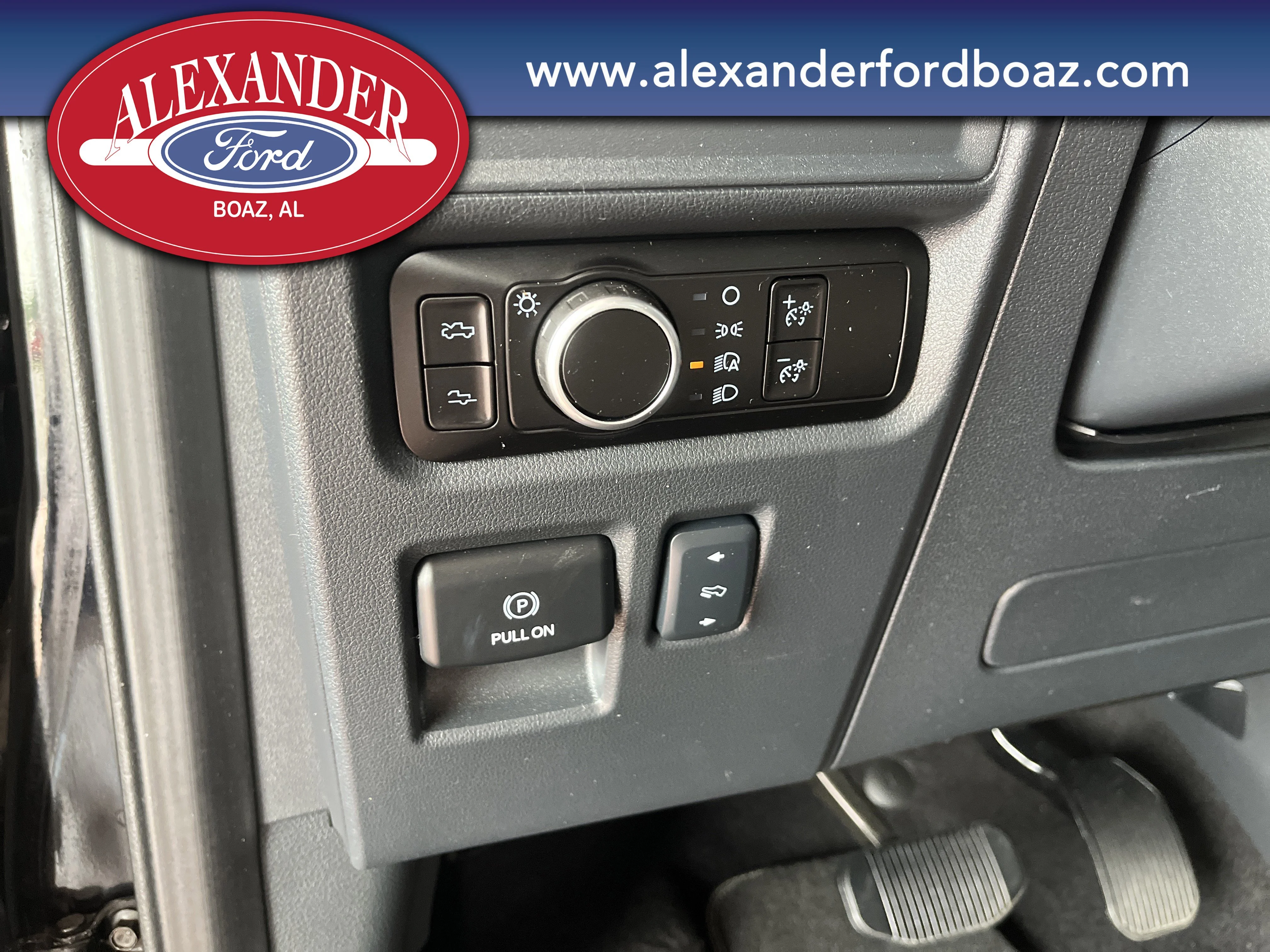 Used 2025 Black Ford Platinum image 23
