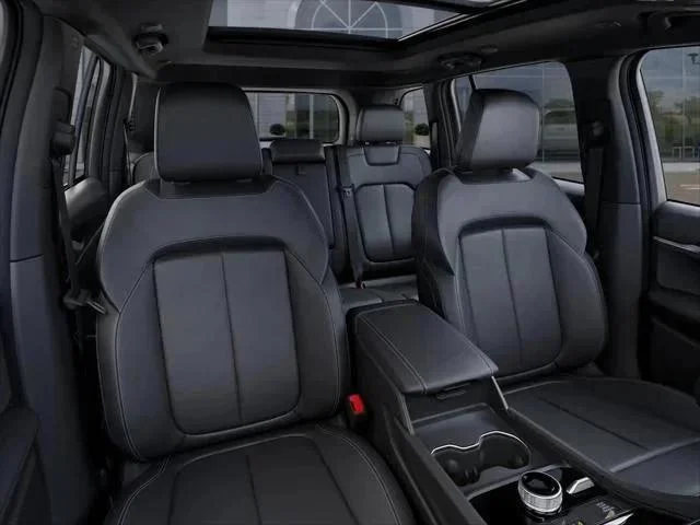 New 2026 Diamond Black Crystal Pearl-Coat Exterior Paint Jeep Limited image 120