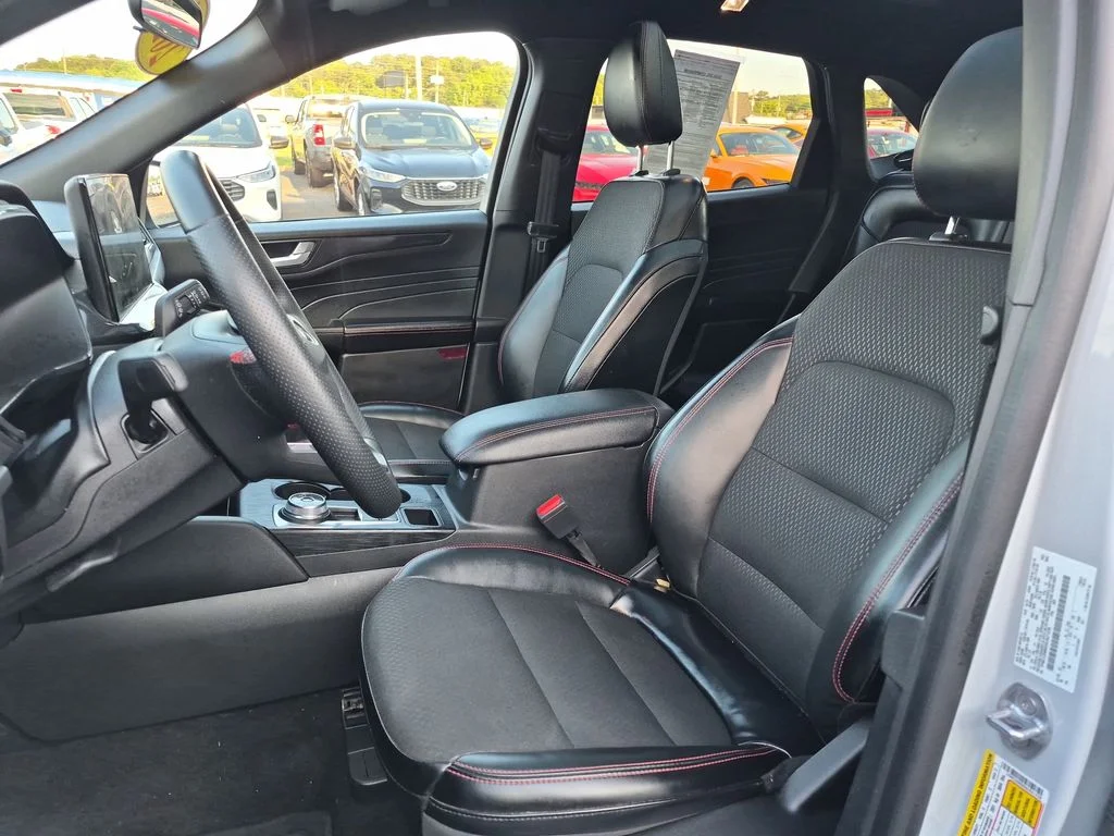 Used 2025 Space Silver Ford ST-Line image 11