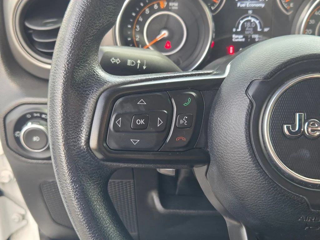 Used 2022 White Jeep Sport 4x4 image 23