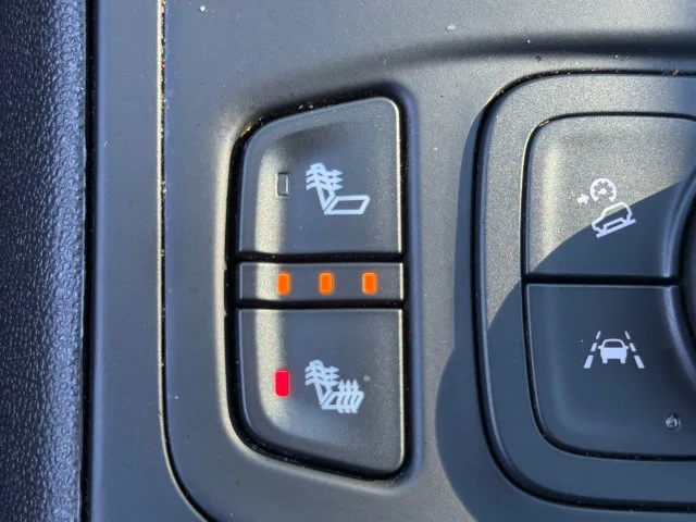 Used 2023 Sterling Metallic GMC SLT image 31