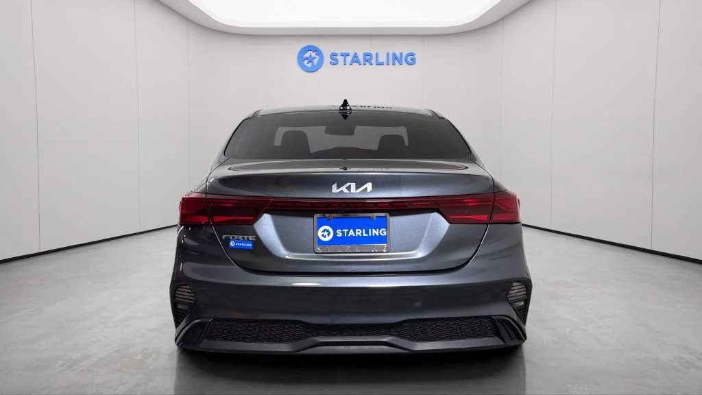 Used 2024  Kia LXS image 7