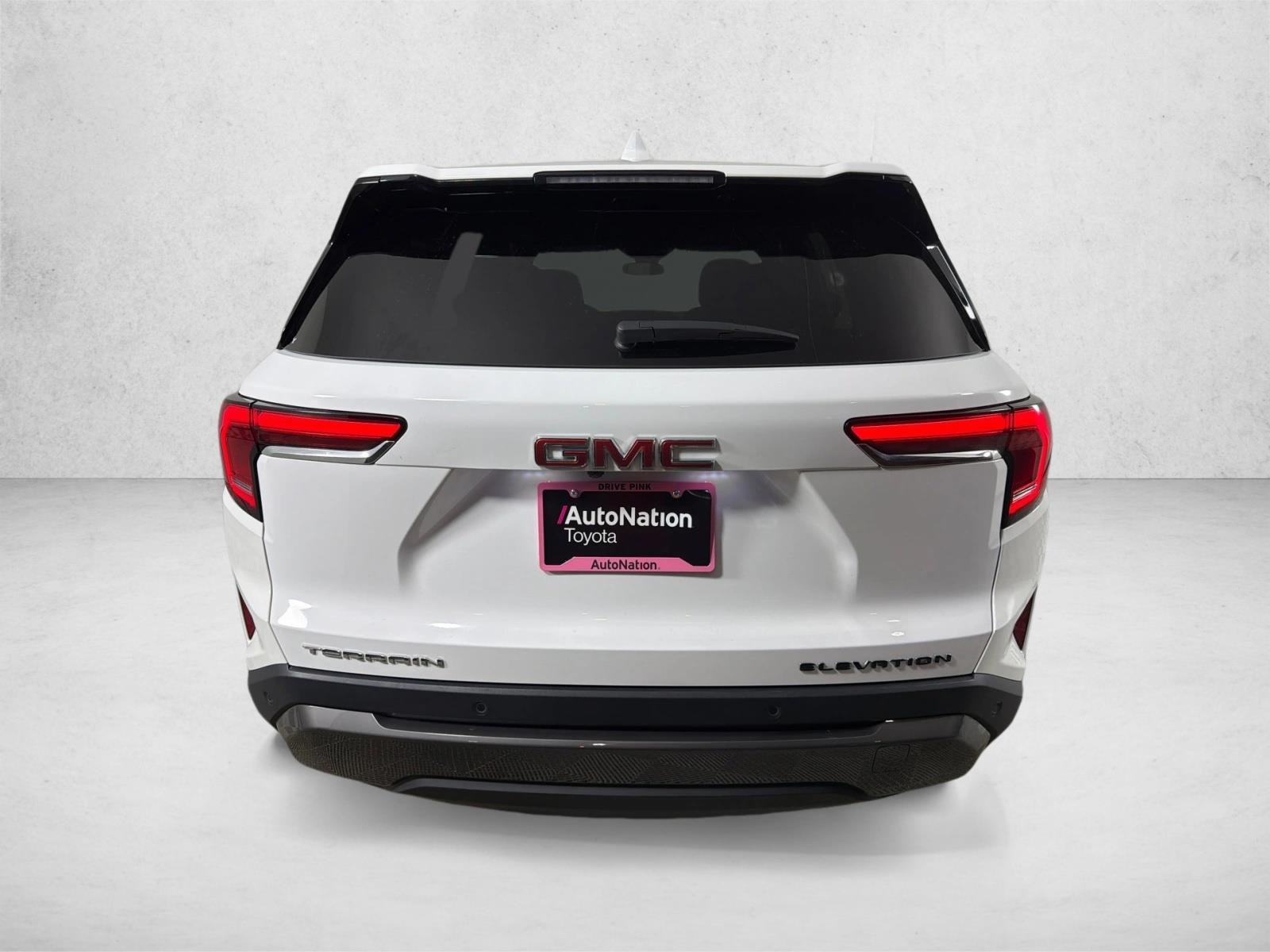 Used 2026 White GMC FWD Elevation image 5