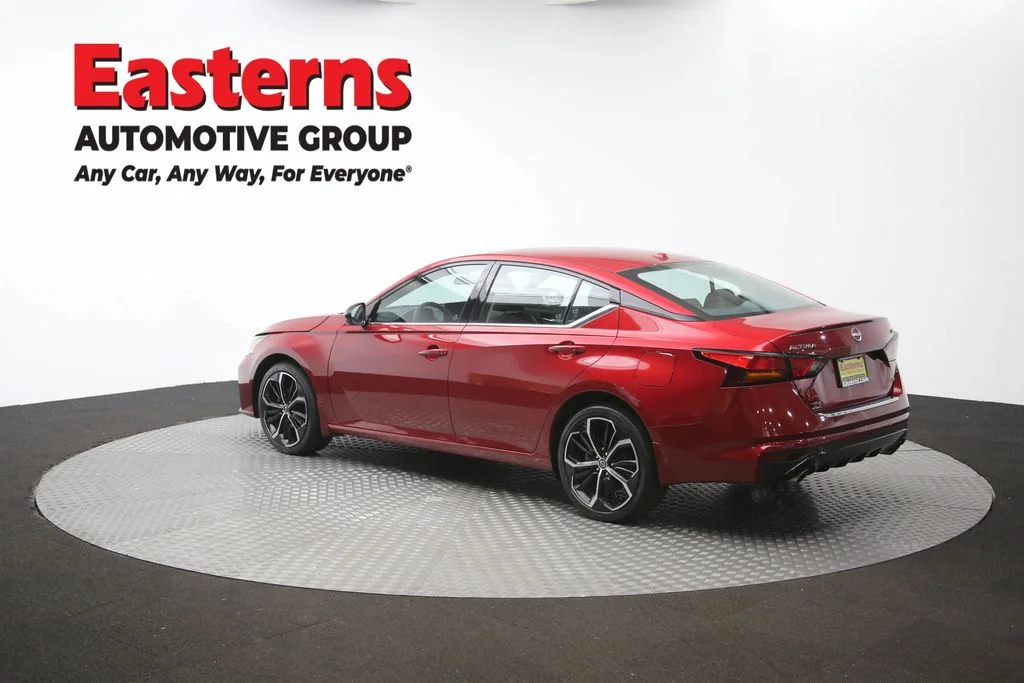 Used 2023 Red Nissan 2.5 SR image 64