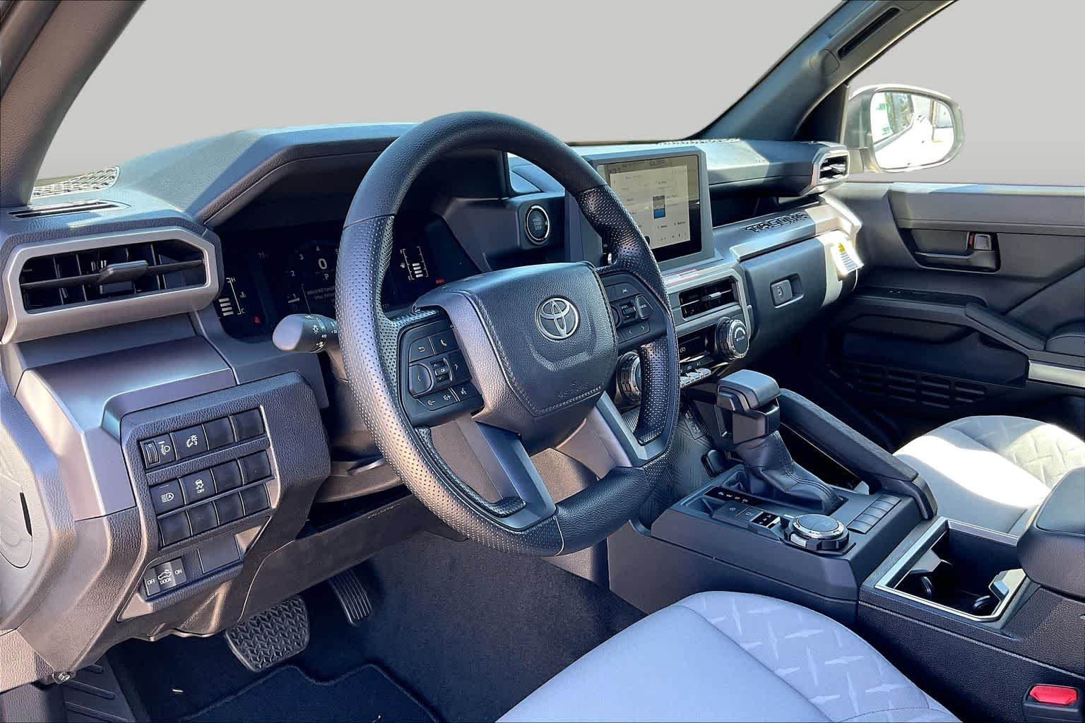 2026 Toyota Tacoma SR5 - Photo 8