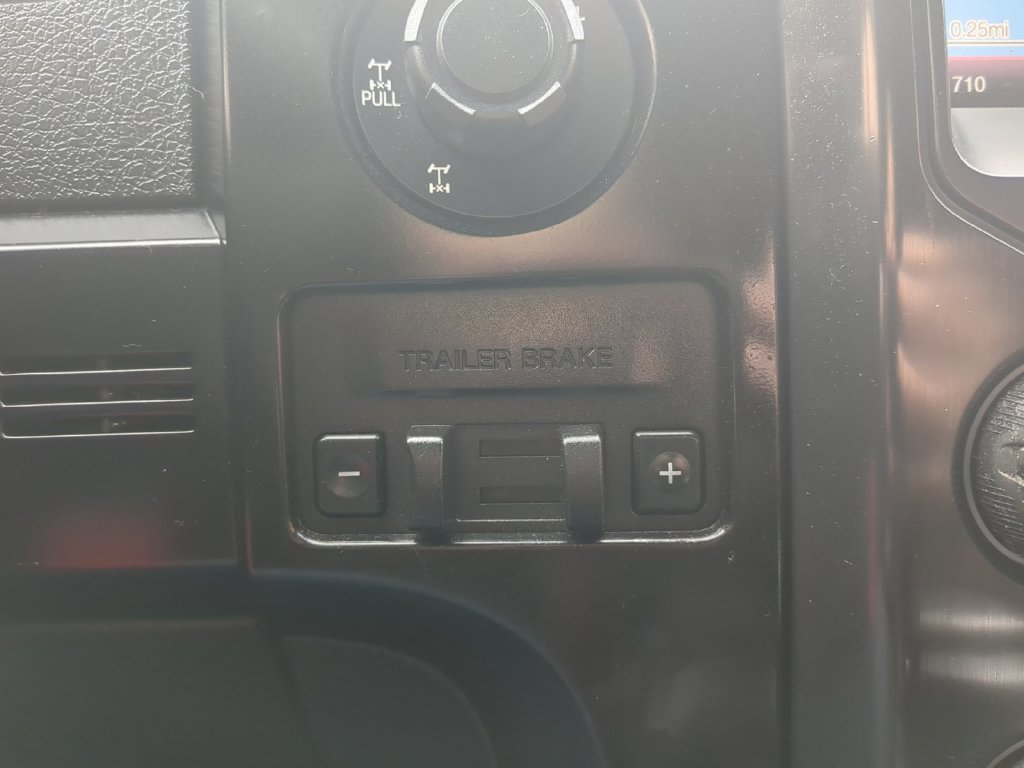 Used 2014 Blue Ford FX4 image 27