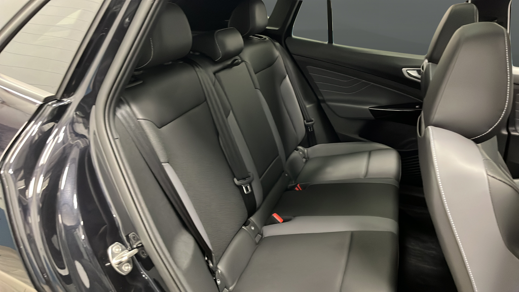 Used 2023 Deep Black Volkswagen Pro S image 24