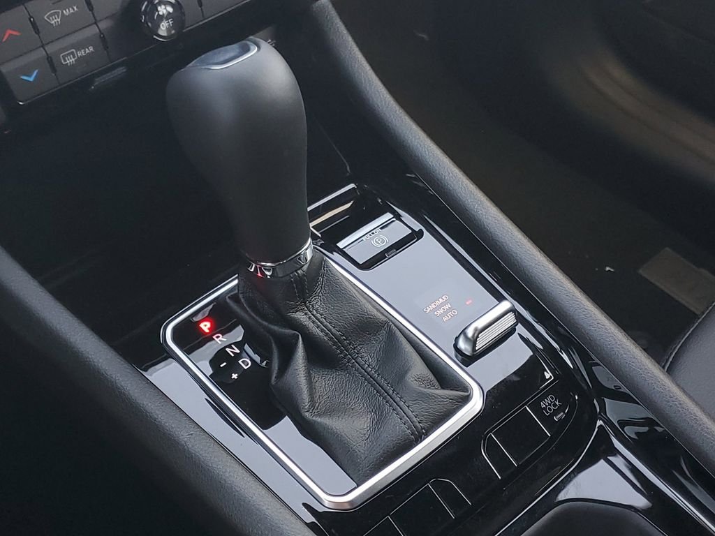 New 2026 Hydro Blue Pearlcoat Jeep Latitude image 28