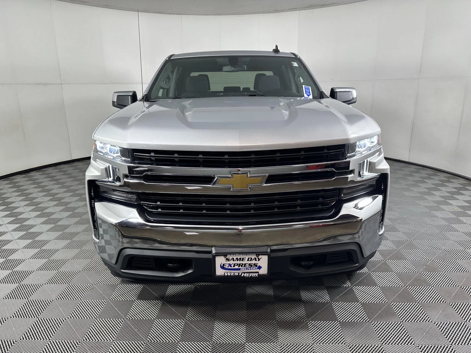 Used 2021 Silver Ice Metallic Chevrolet LT image 21