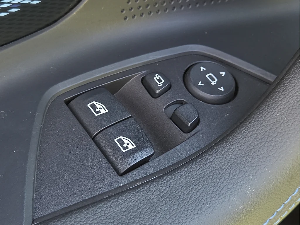 Used 2025  BMW NA image 14
