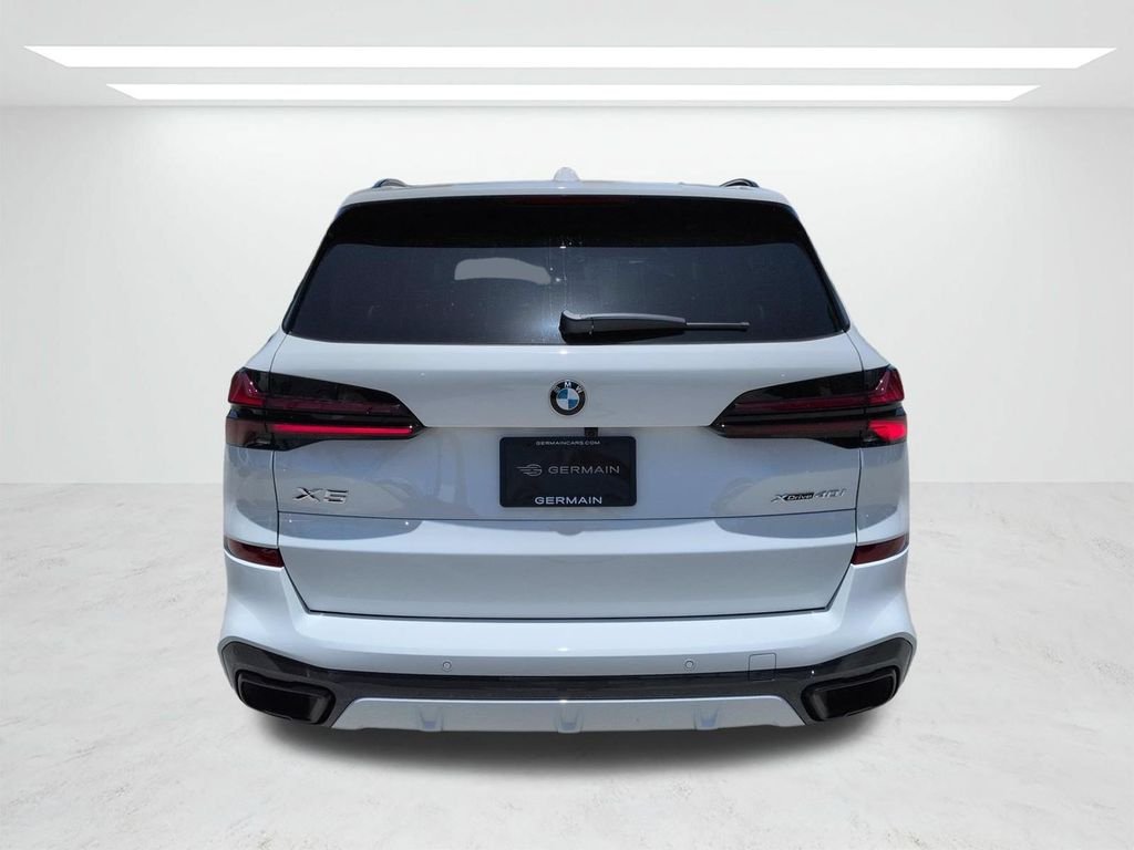 New 2026 Alpine White BMW xDrive40i image 5