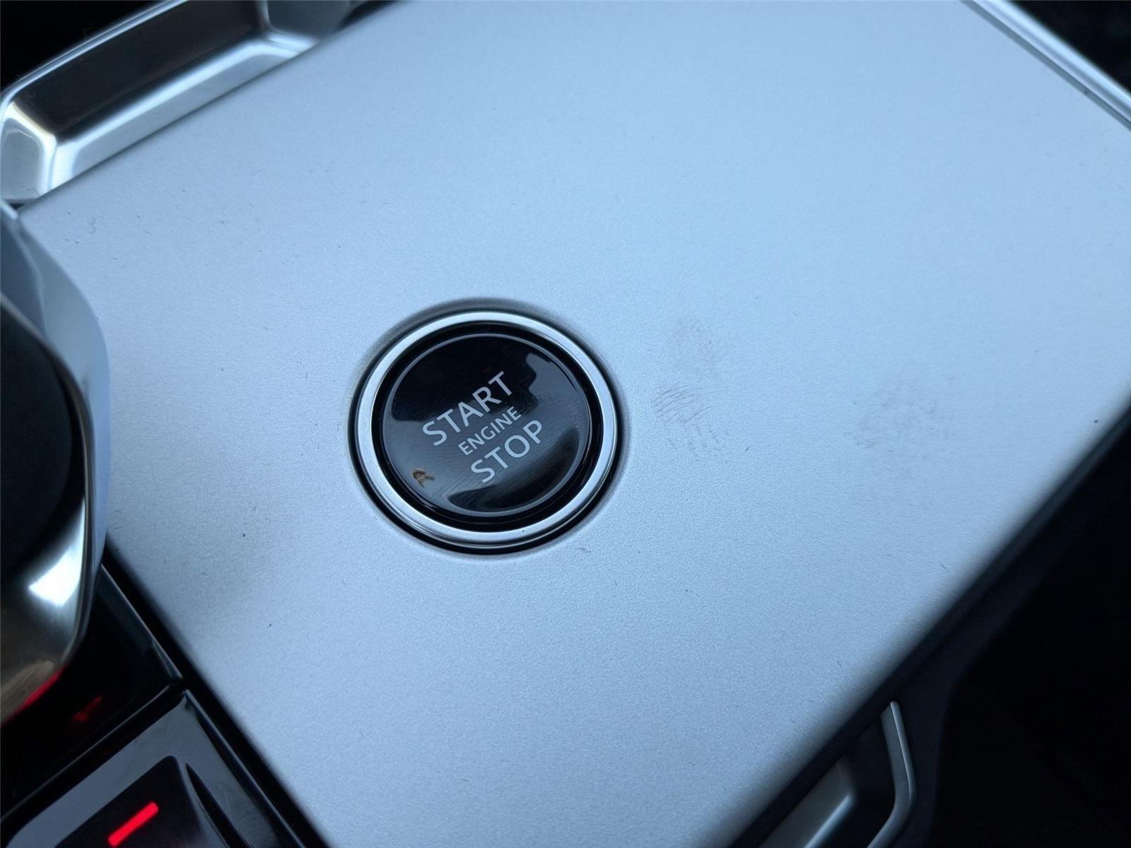 New 2025 Carpathian Grey LAND ROVER SE PHEV image 22