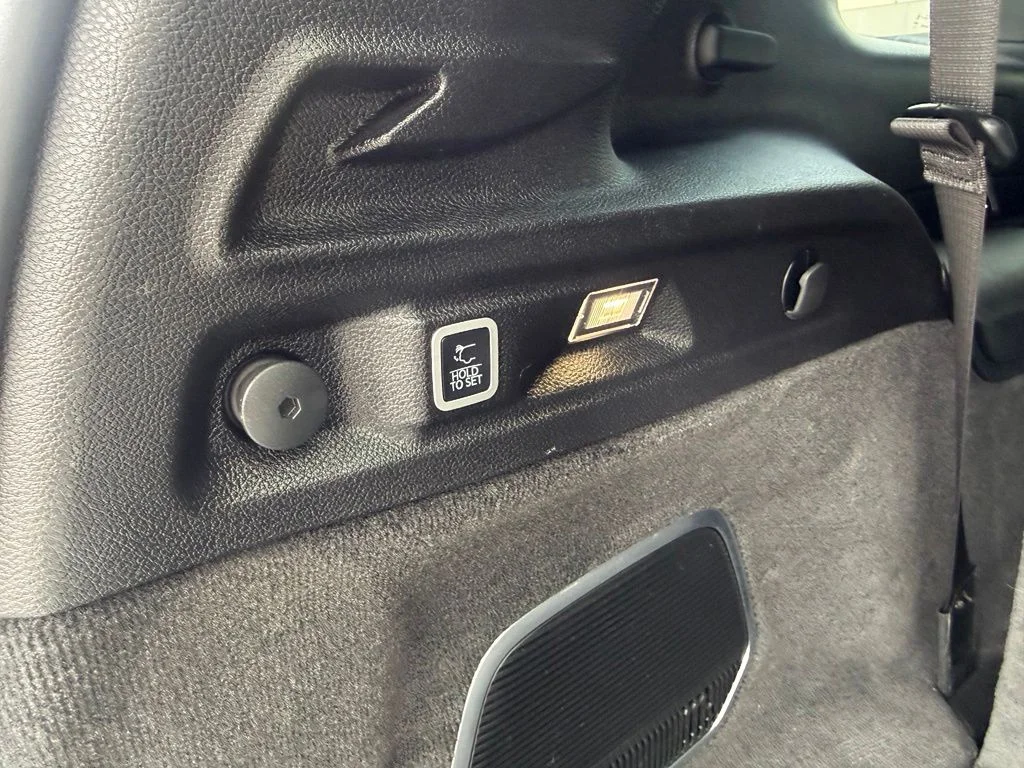 Used 2021 White/off-white Jeep Overland image 48