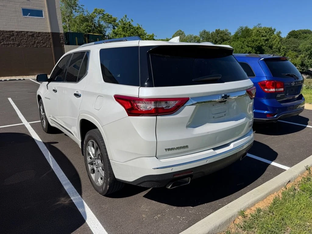 Used 2018 Beige Chevrolet Premier image 19