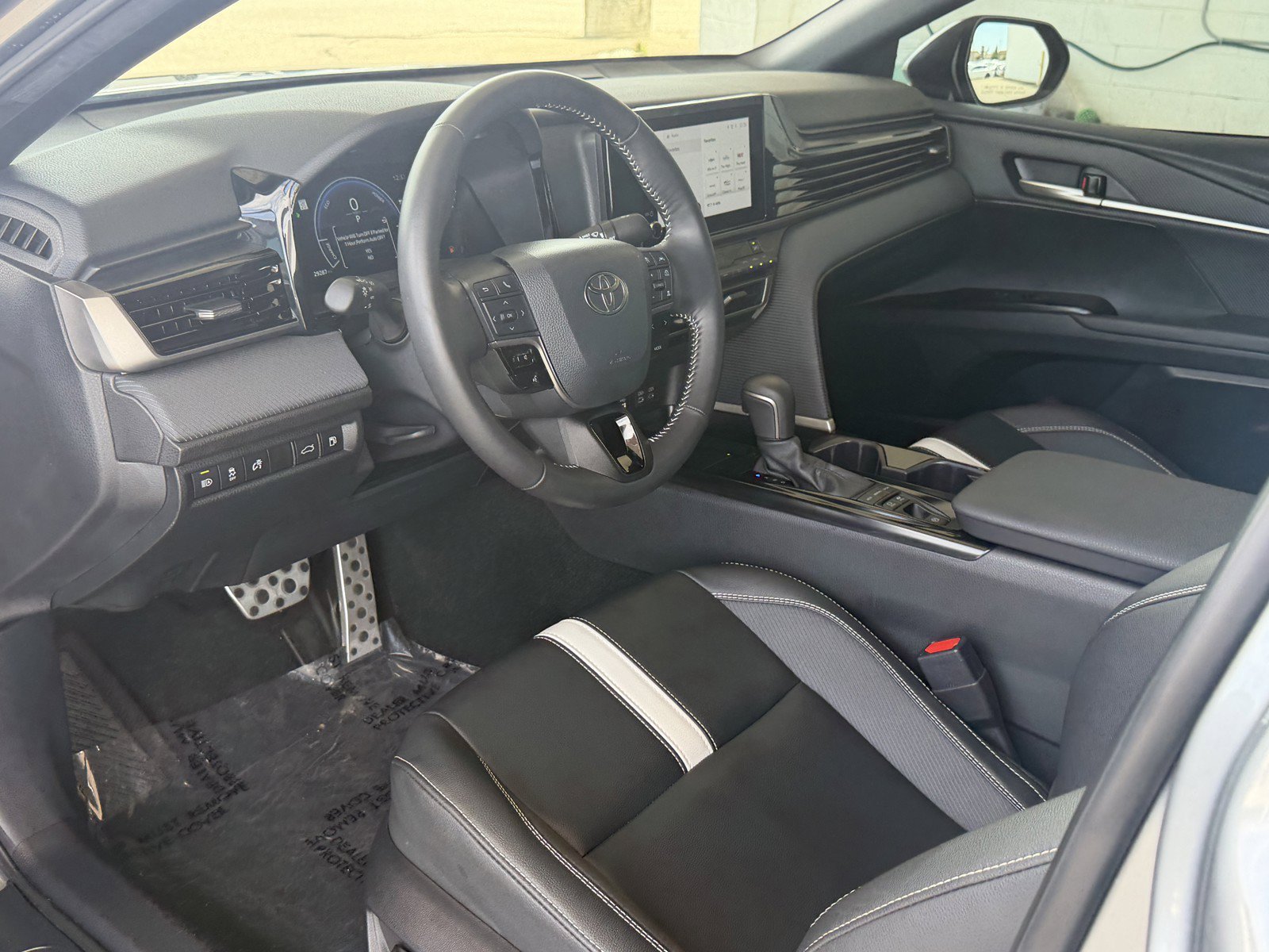 Used 2025 Heavy Metal Toyota SE image 17