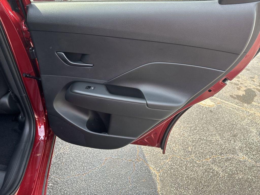 2025 Hyundai Kona EV SEL - Photo 16