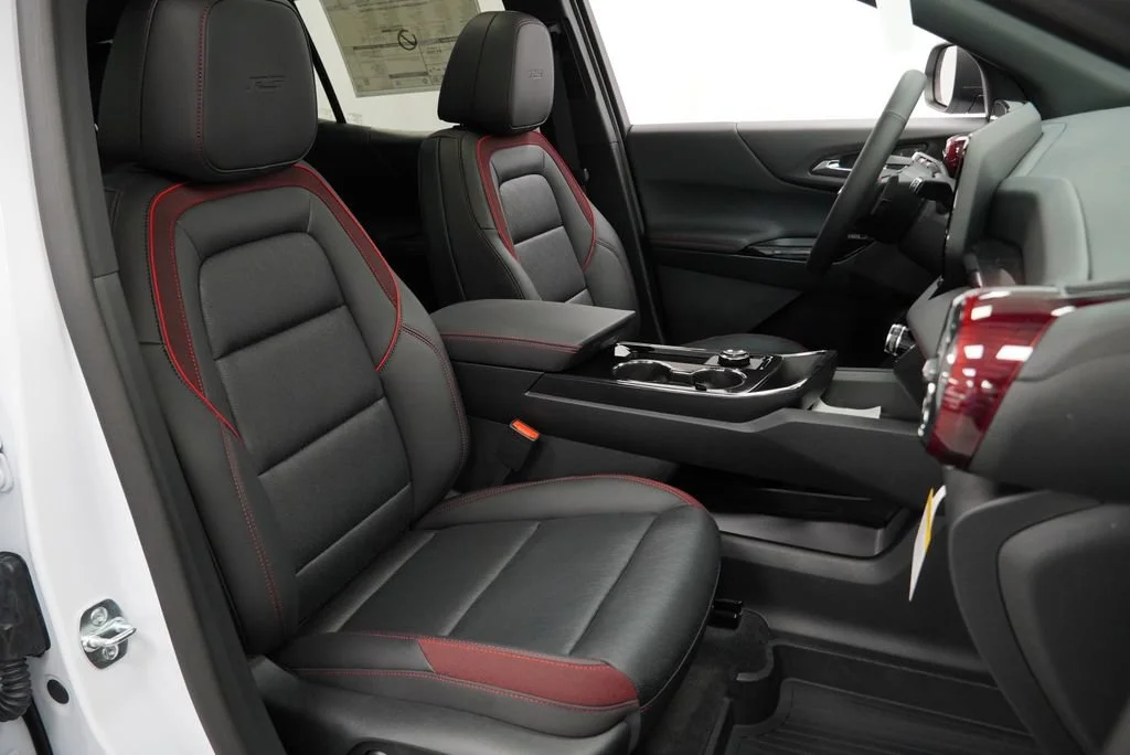 New 2027 Polar White Tricoat Chevrolet RS image 30