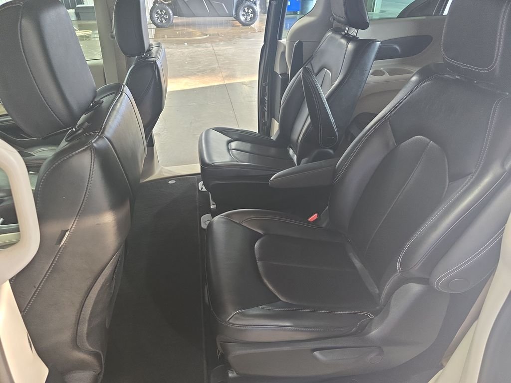 Used 2023 Black Chrysler Touring L image 14