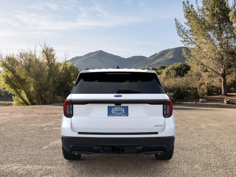 New 2026 Star White Metallic Tri-Coat Ford ST-Line image 29