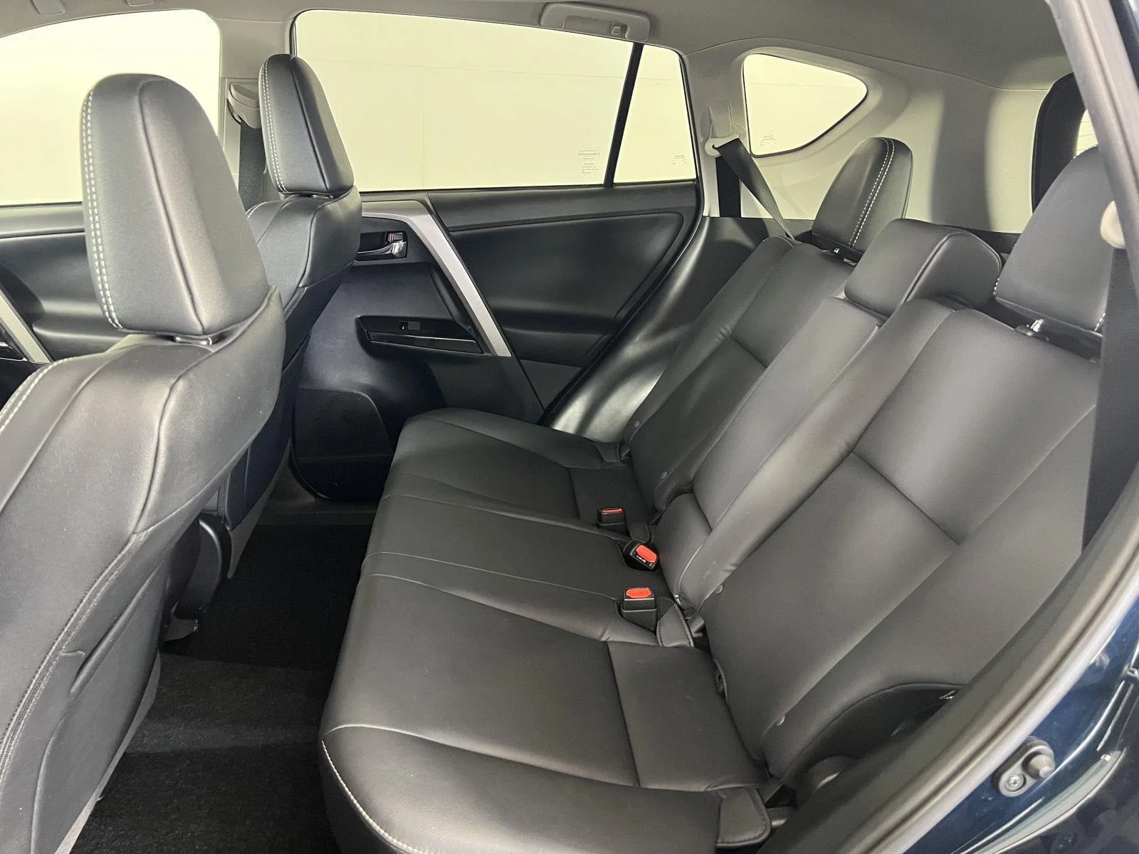 Used 2018 Galactic Aqua Mica Toyota Limited image 26