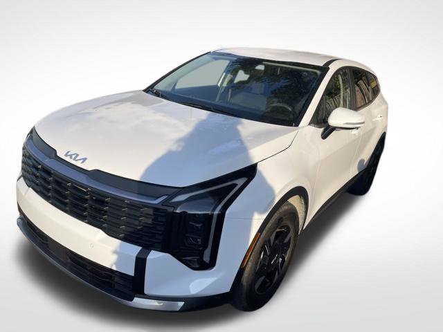 Used 2026 White Kia LX image 5