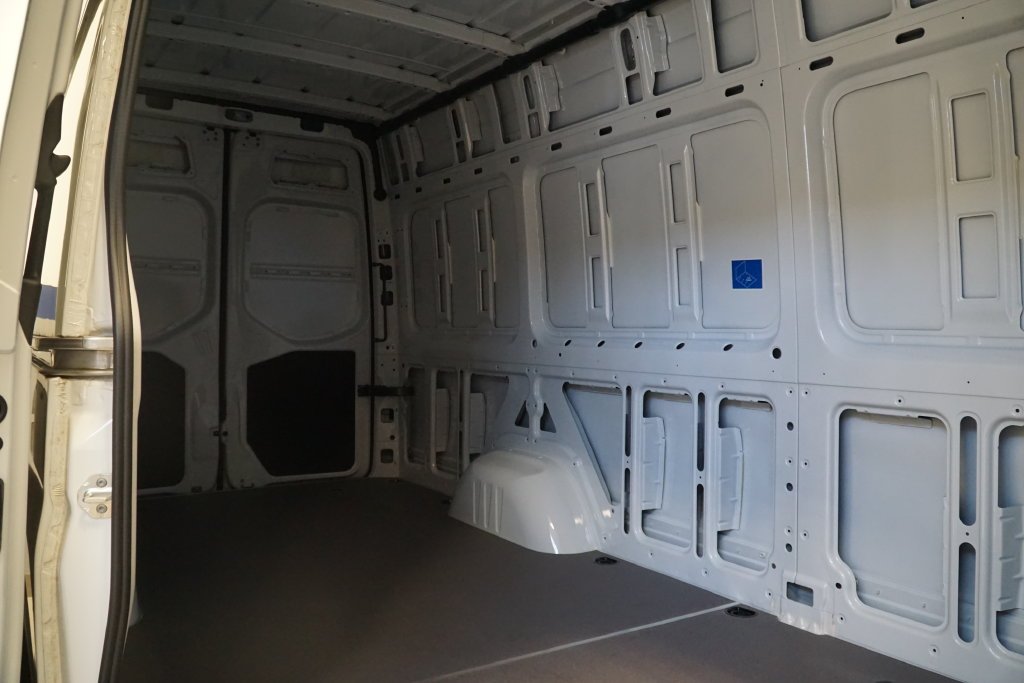 New 2025 Arctic+White Mercedes-Benz Cargo 170 WB image 9
