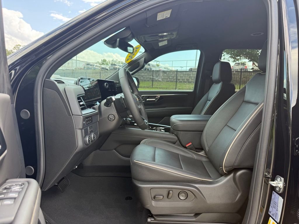 Used 2025 Black Chevrolet Premier image 24