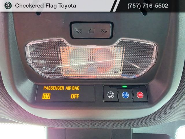 Used 2025 Summit White Chevrolet 2RS image 10