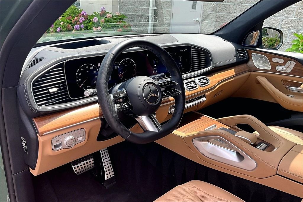 Certified Used 2026 Green Mercedes-Benz GLS 580 image 13