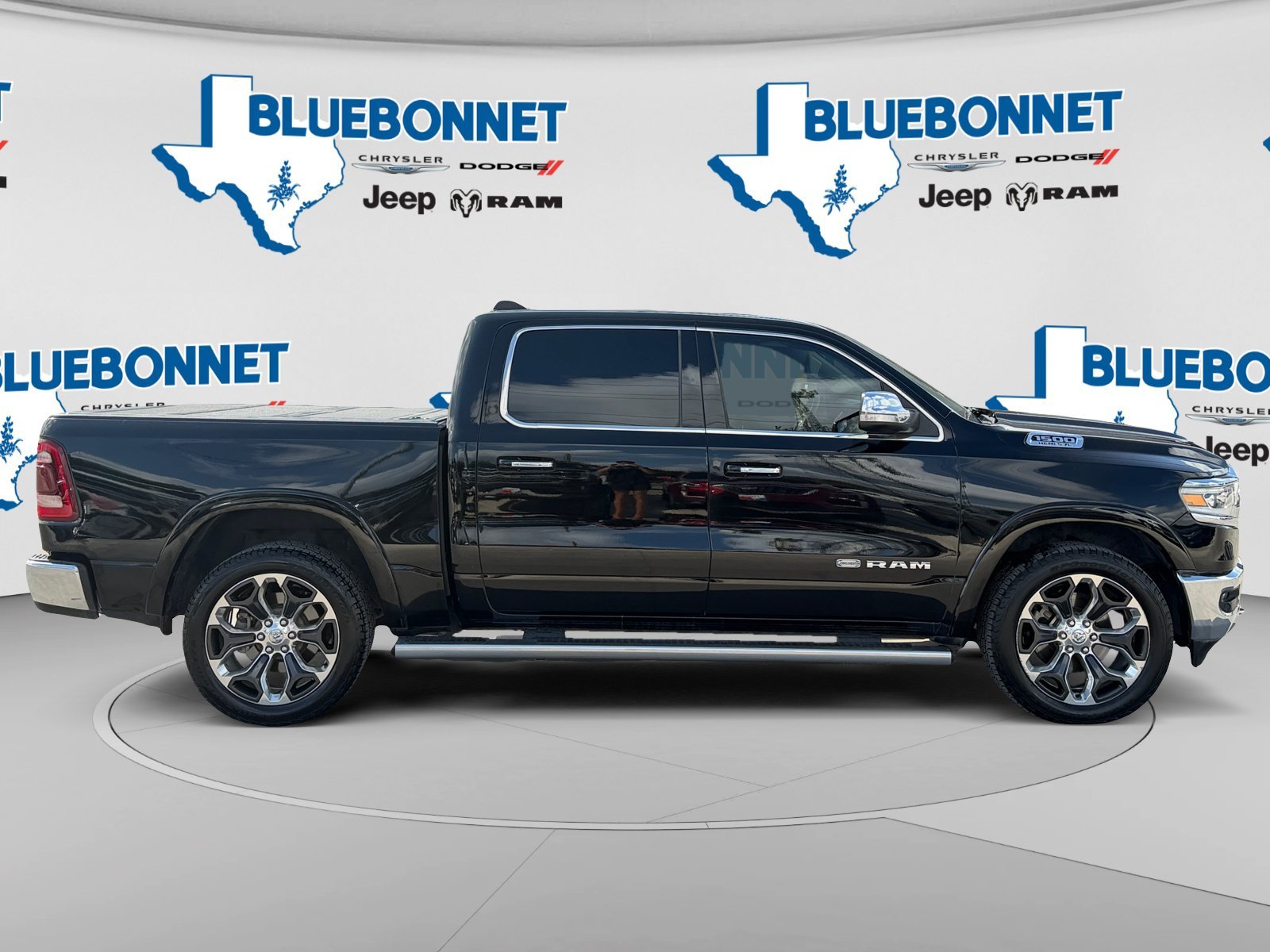 Used 2019 Diamond Black Crystal Pearlcoat Ram Longhorn image 4