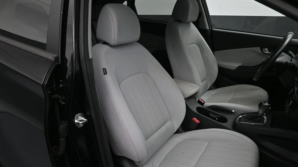 Used 2023 Black Hyundai SEL image 17