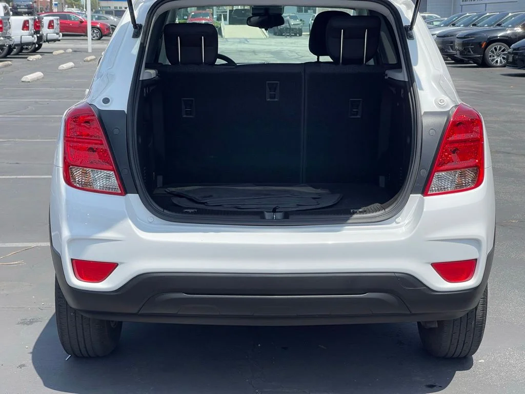 Used 2022 White Chevrolet LS image 10