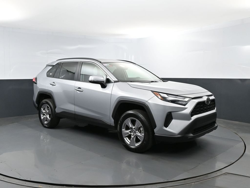 Used 2025 Silver Toyota XLE image 3