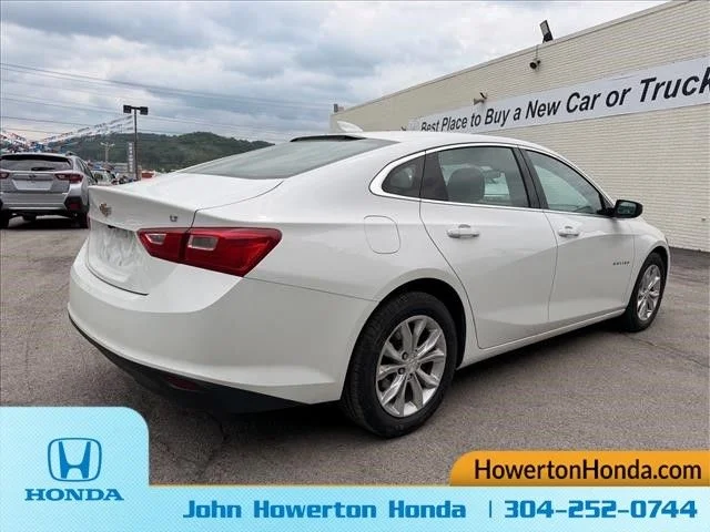 Used 2023  Chevrolet LT image 18