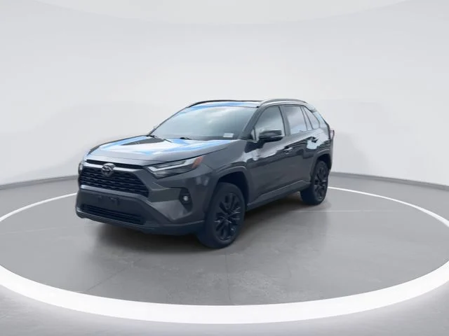 Used 2023 Gray Toyota XLE Premium image 3
