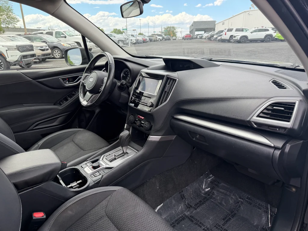 Used 2022 Crystal Black Silica Subaru Premium image 31
