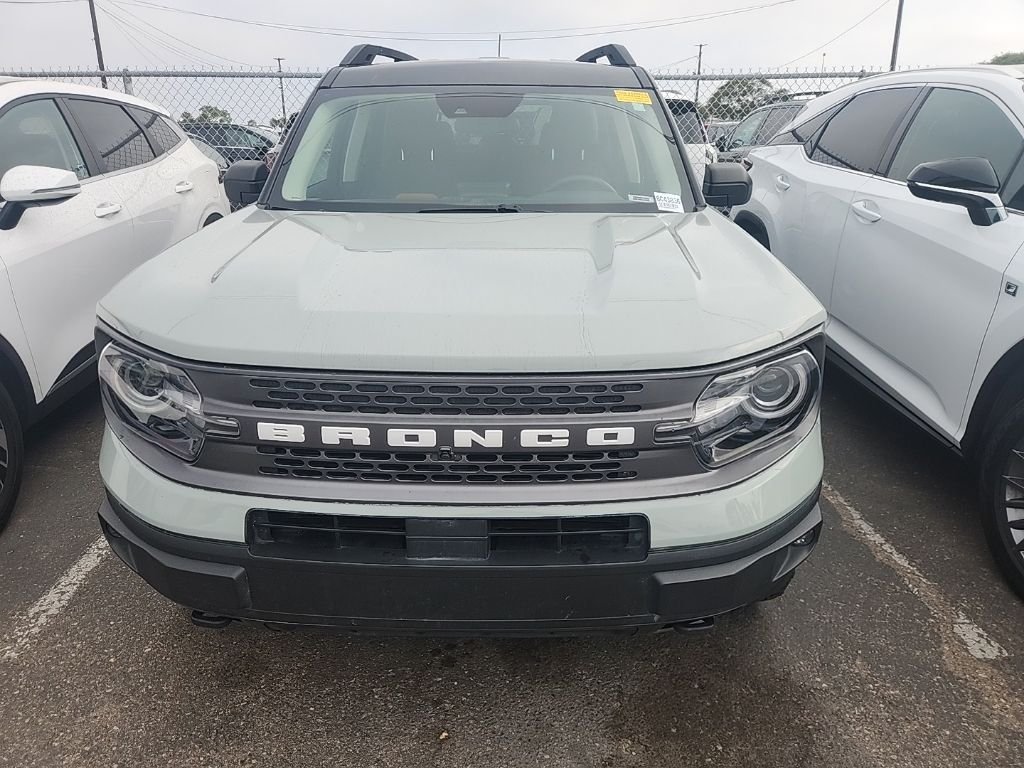 Used 2021 Green Ford Badlands image 2