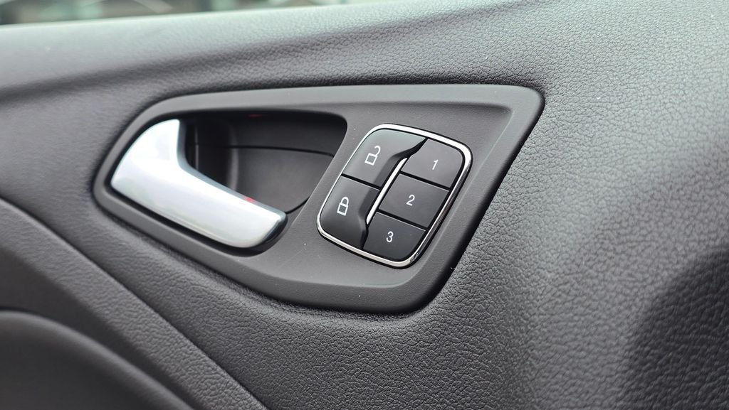 Used 2015 Tuxedo Black Ford Titanium image 24
