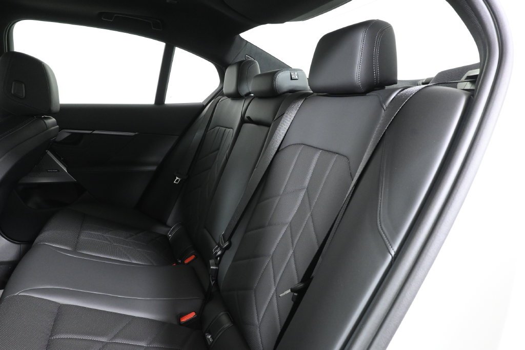 2026 BMW 5 Series 530i - Photo 4