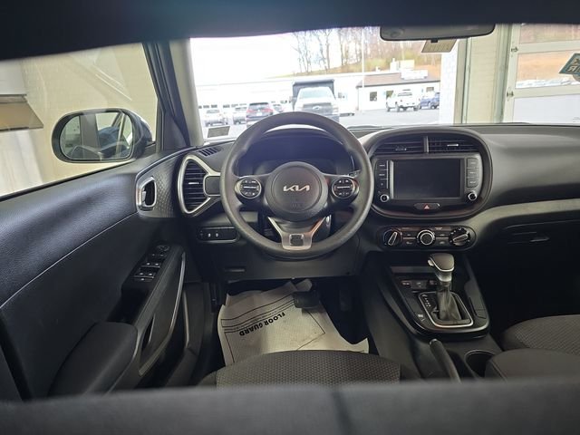Used 2025  Kia LX image 12