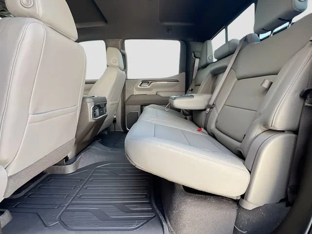 2026 GMC Sierra 1500 SLT - Photo 17